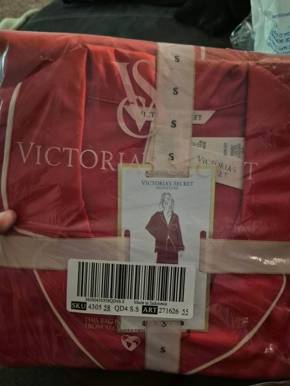 Victoria's Secret Signature Satin Heart Long Pajama Set small